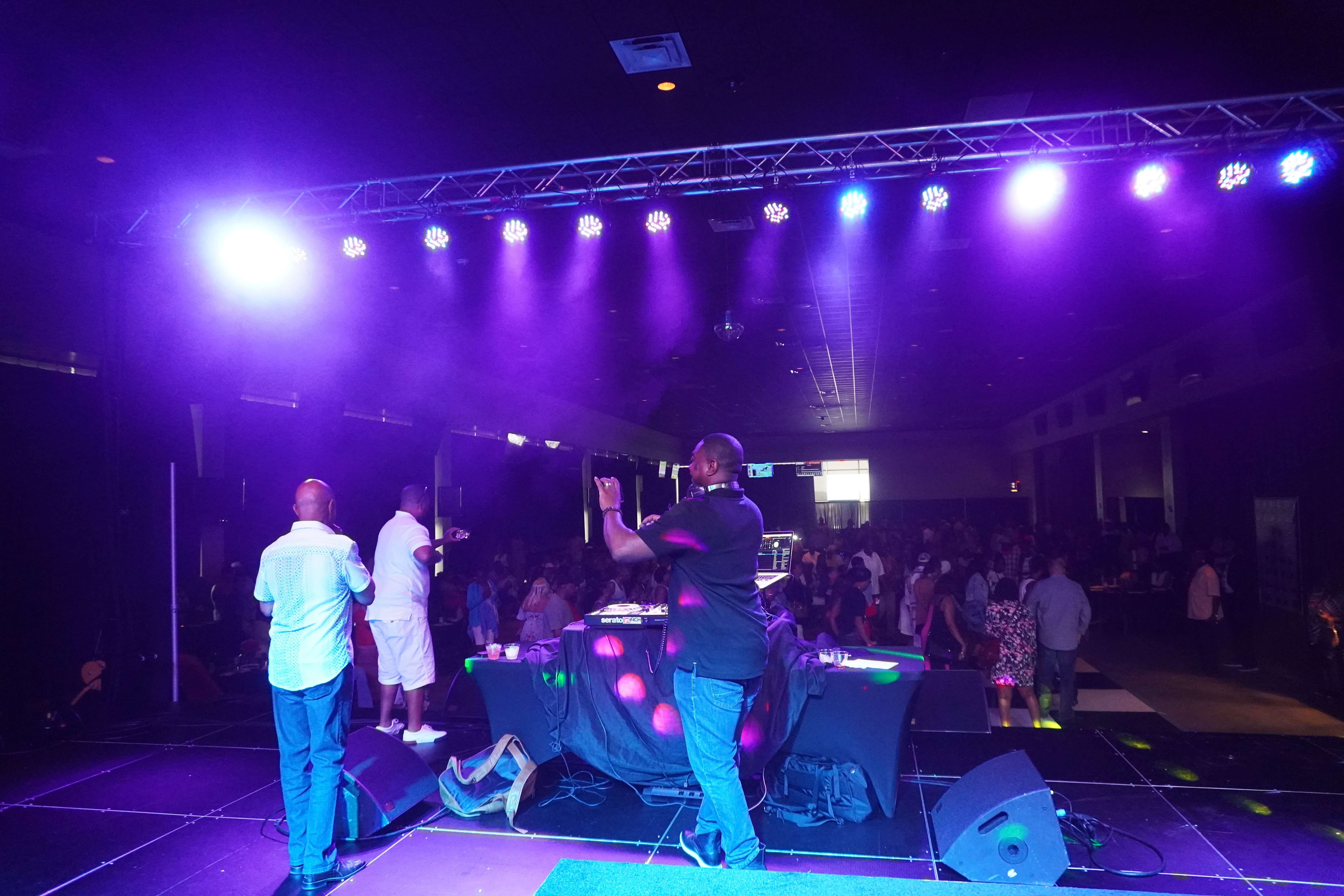 The Buzz Summer Kick Off with Lincoln Ware