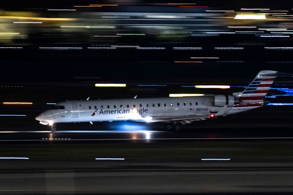American Airlines Bombardier CRJ-700 Landing At Washington Reagan Airport DCA
